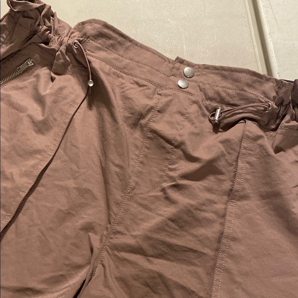 CALIA by Carrie Underwood High-Rise 3.5" Short NWOT